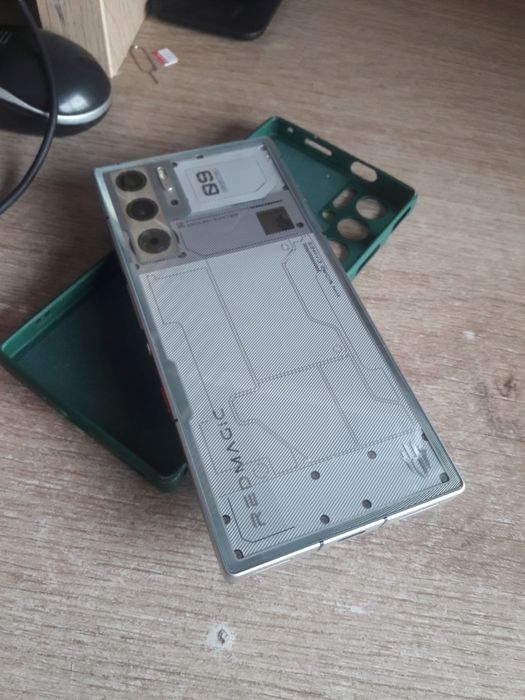 Продам Red magic 9 pro