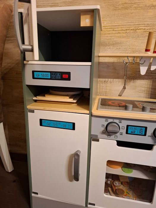 Детска дървена кухня Hape