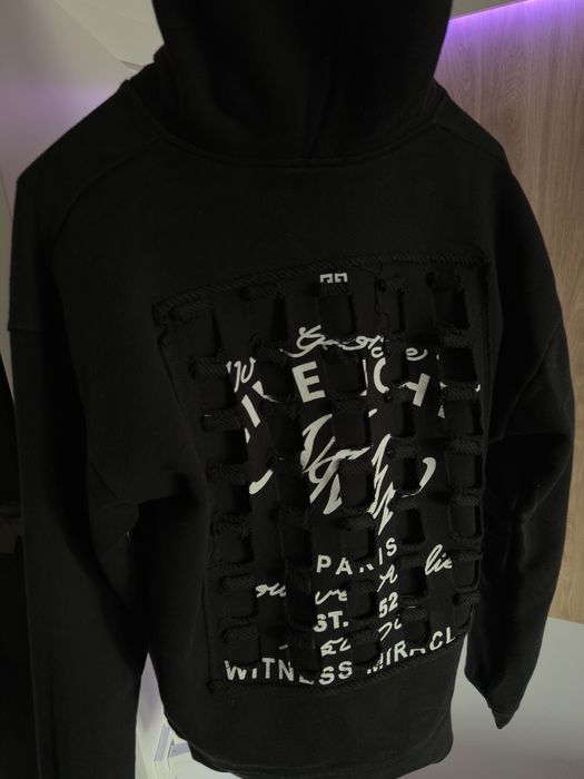 Givenchy черно худи размер S