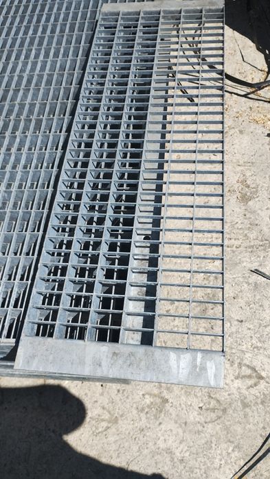 Grătare grilaje și trepte zincate pentru scări metalice la orice dimensiune