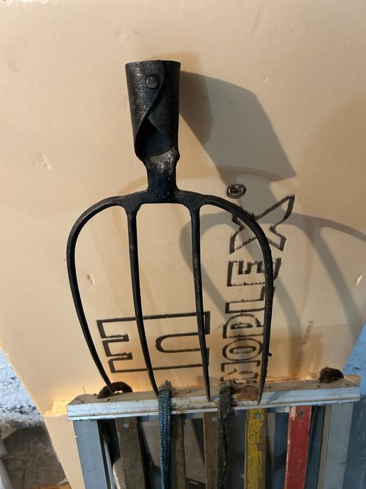 Продам садовые вилы