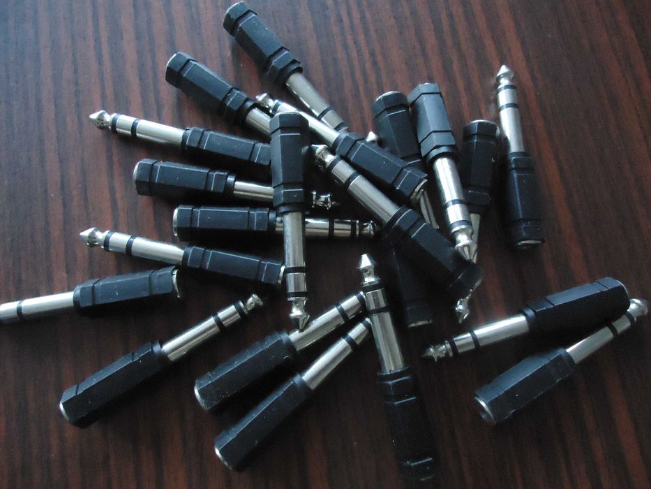 Букси за телевизор, букси за кабел, конектор, гумен банан щекер.