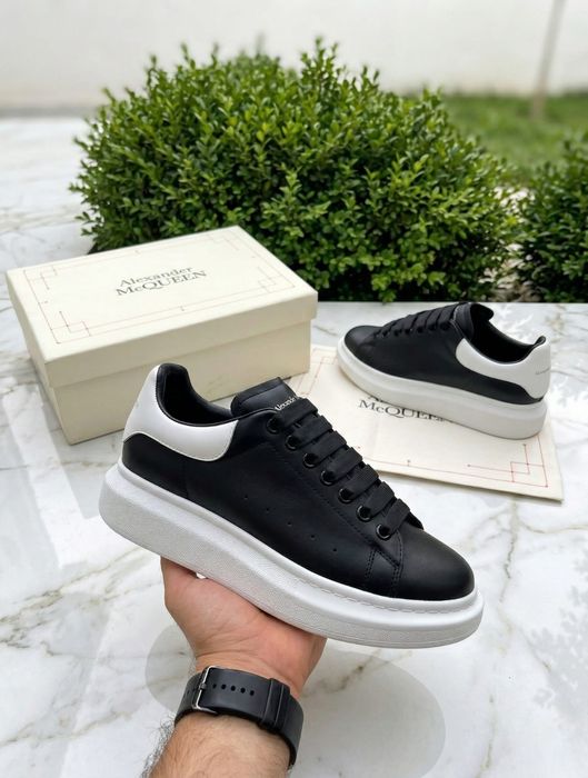 Adidasi Alexander McQueen Negru Alb Premium