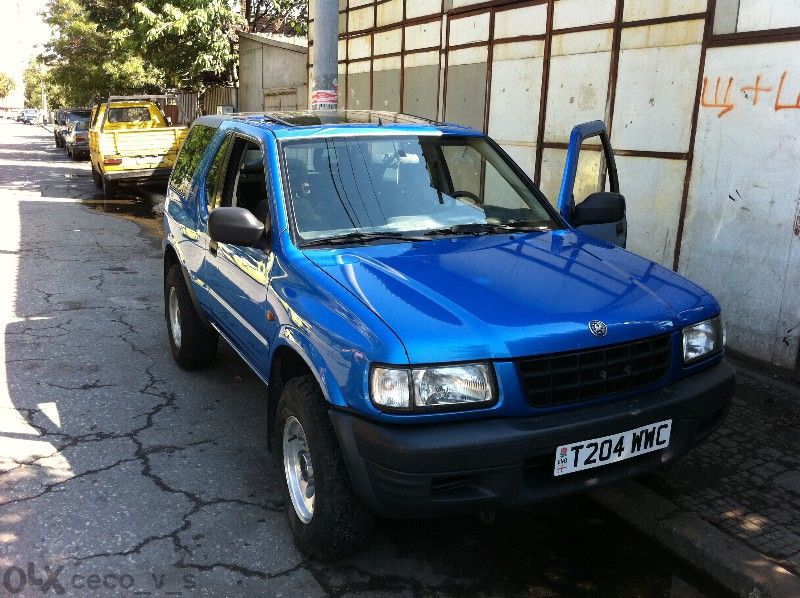 Опел фронтера на части.