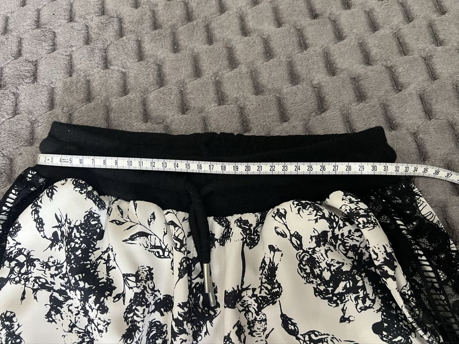 Панталони по 15€
