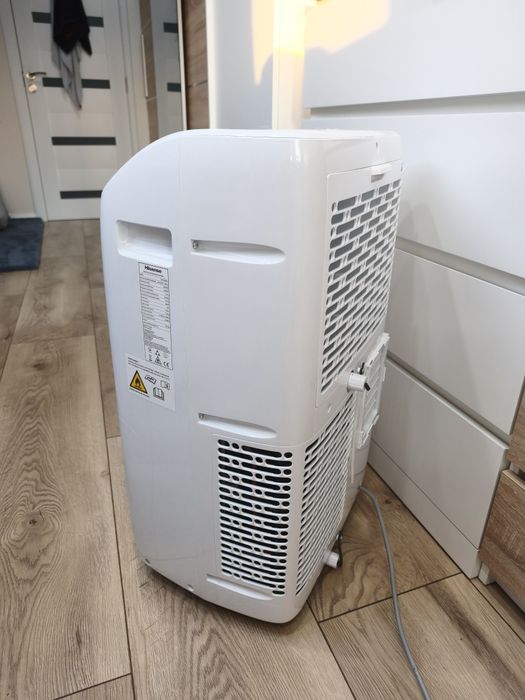 Aer conditionat portabil HISENSE APH09QC, 9000 BTU, A/A+, Functie Wi-Fi, kit instalare inclus, GARANTIE 2 ANI