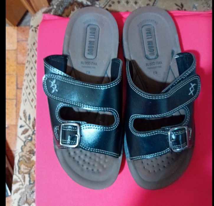 Slapi barbati cu talpa antiderapanta