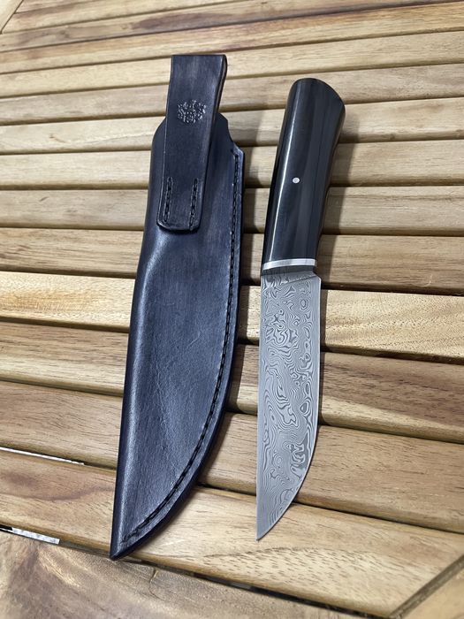 Vand cutit damasteel faurit de Sami Faur