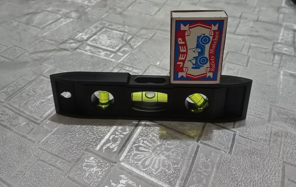 Уровен корманный