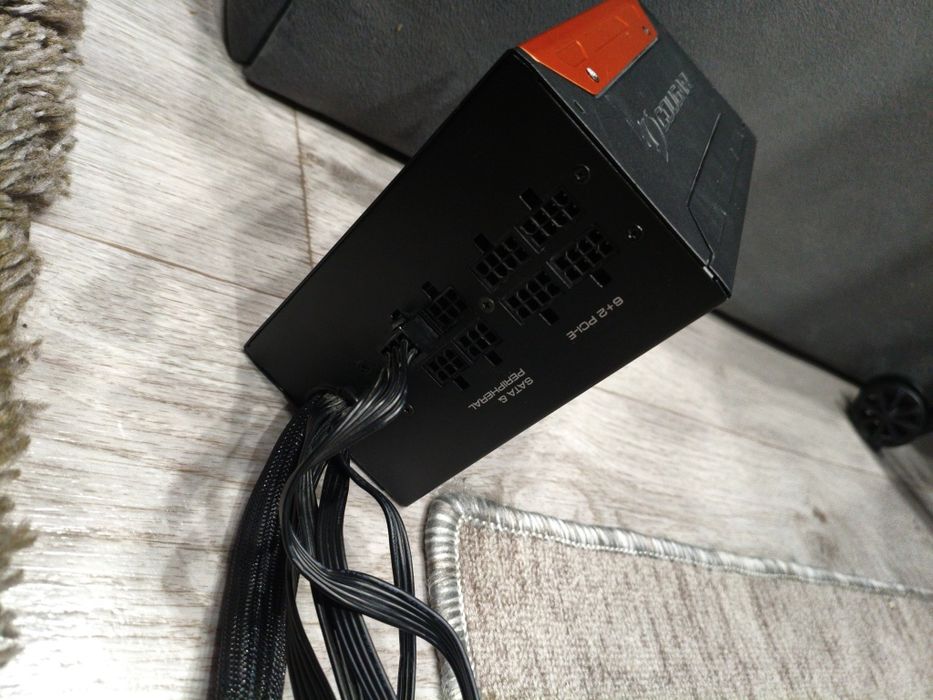 Блок питания коугар bxm700