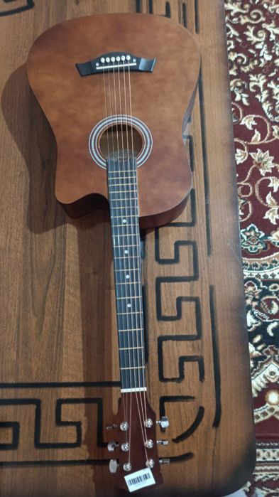 Gitara yangi sumkasi bilan