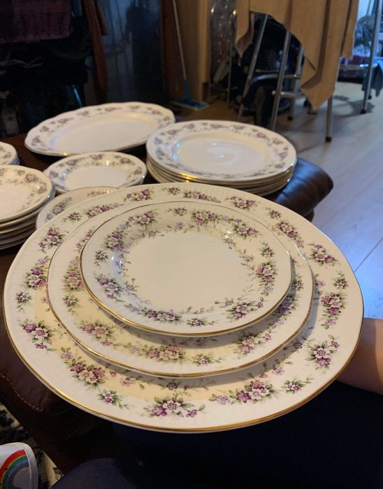 Порцеланов сервиз Elizabethan Chantilly