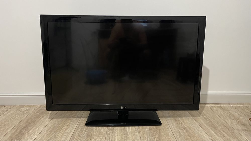 Продам телевизор в очень хорошем состоянии