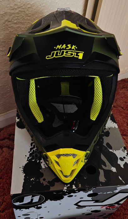 *НОВА*Мотокрос каска  JUST 1 L размер.