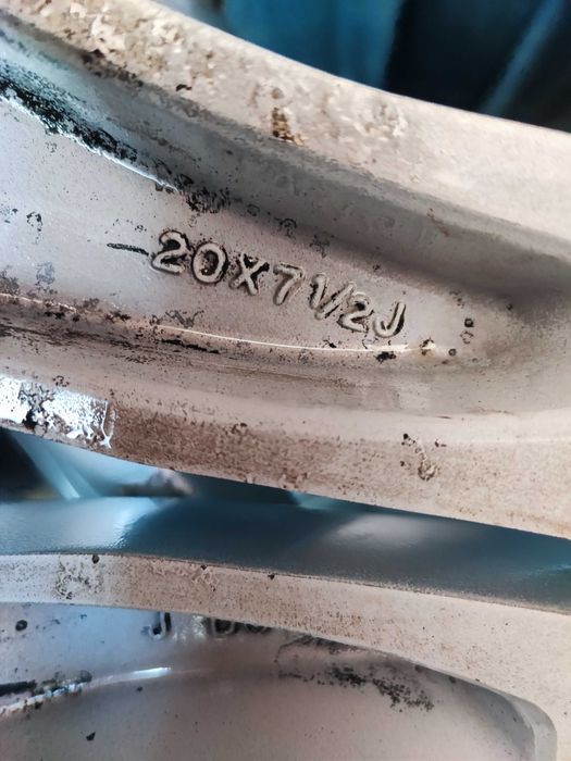 Оригинални  джанти за Нисан 20” 5x114.3 с чисто нови гуми 235/55/20