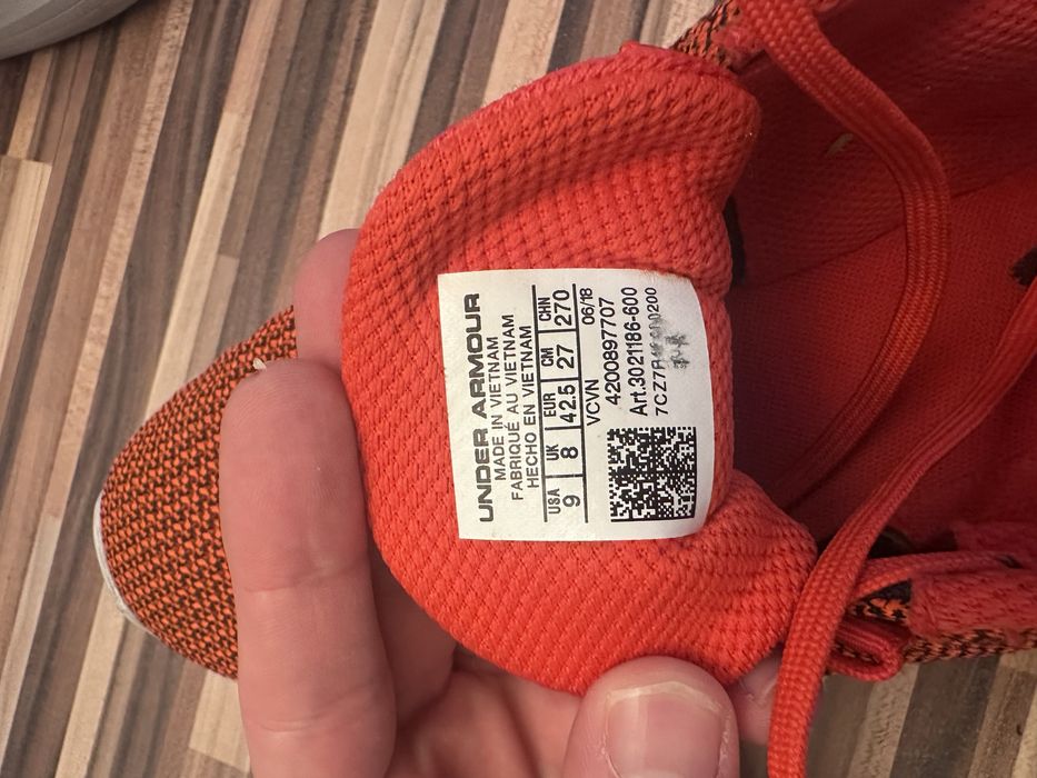 Adidași Under Armour, mărimea 42.5 – aproape noi