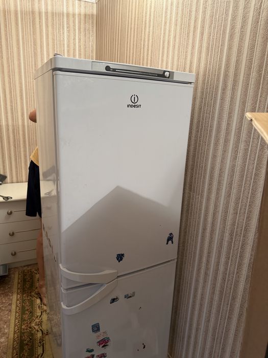 Отдам даром холодильник