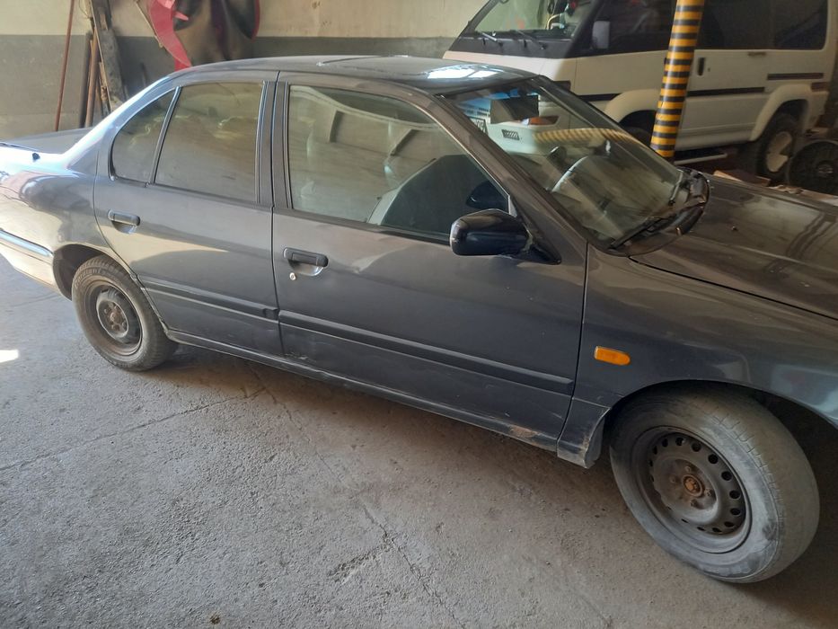 Nissan Primera 1992 года