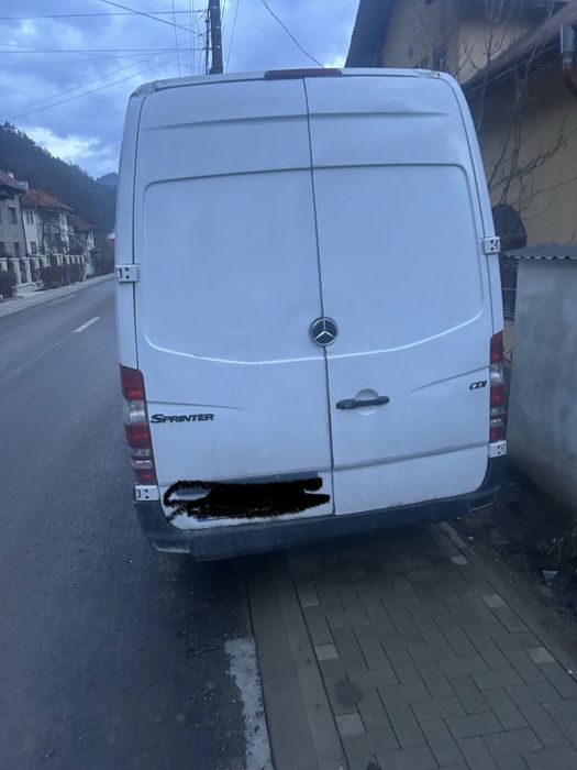 Vand autoturism mercedes cu frig