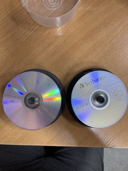 Продаю чистые DVD диски в боксах