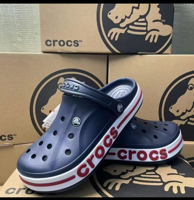 Продам тапочки crocs