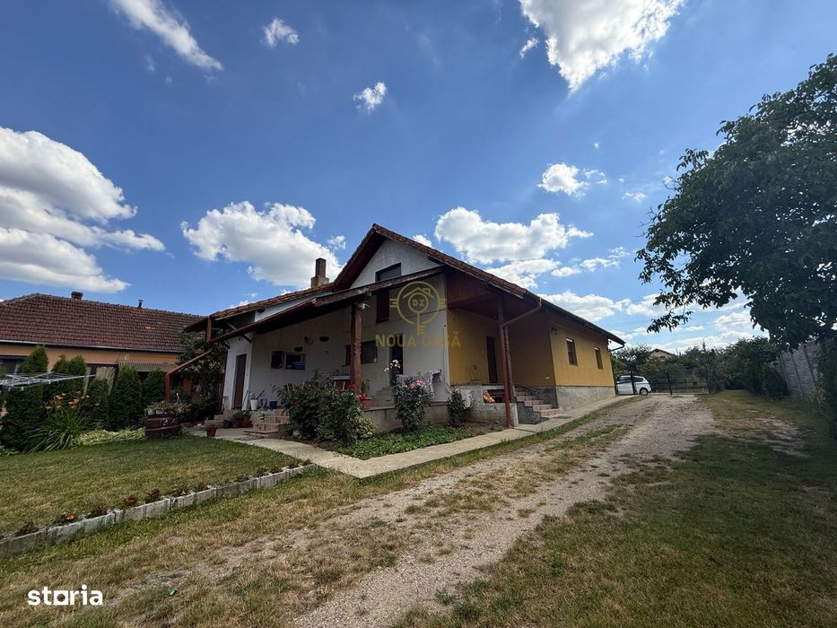 De vanzare Casa cu 4 camere si teren de 4.839mp/Utilata/Mobilata