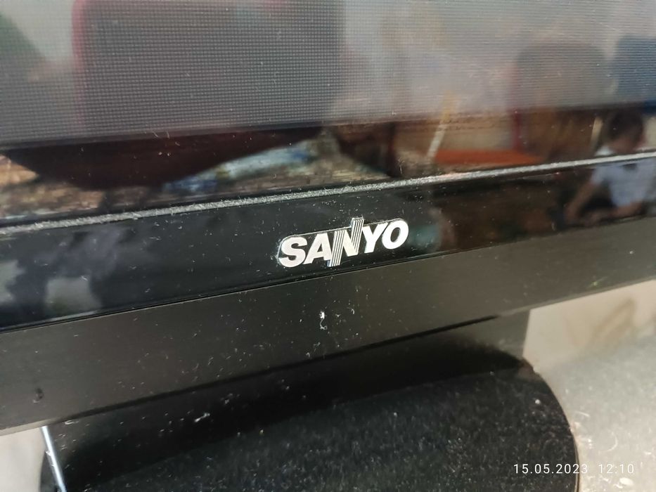 Продам телевизор на запчасти.