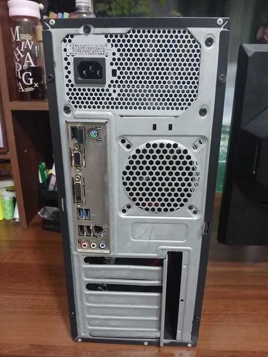 Компьютер с монитором