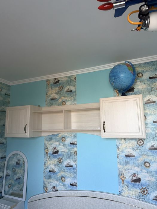 Продам полки настенные