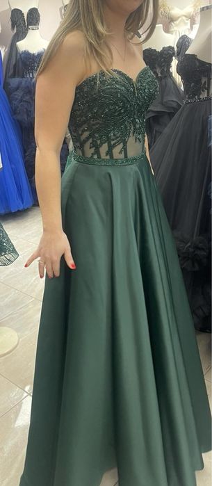 Продавам официална-бална рокля в зелено
