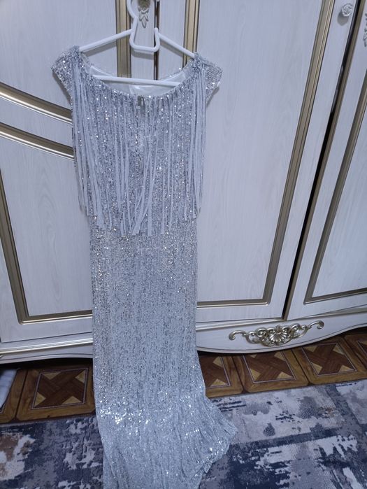 Срочно со скидкой Продаю вечернее платье