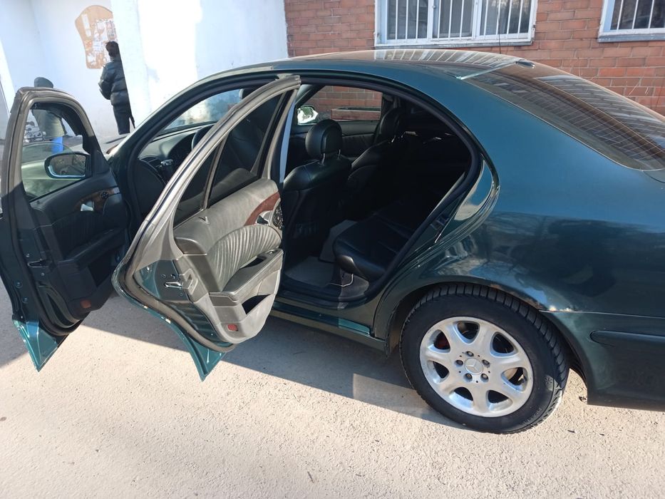 Продам Мерседес Е240