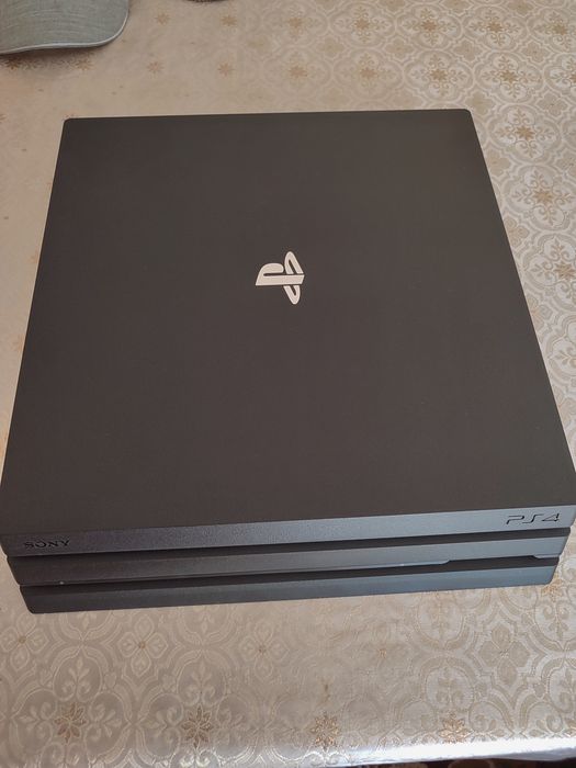 Playstation 4 pro CUH-7216B