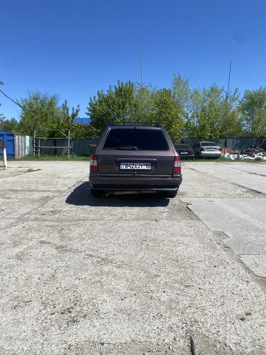 Продам срочно мерса 124