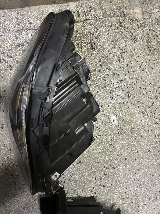 Bmw F10 F11 Фарове/Xenon+3D LED Ангелски Очи