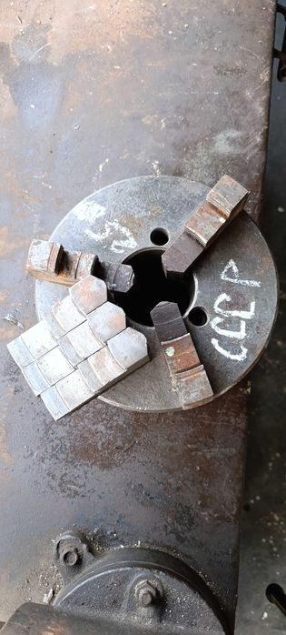 токарные  патроны  250мм.