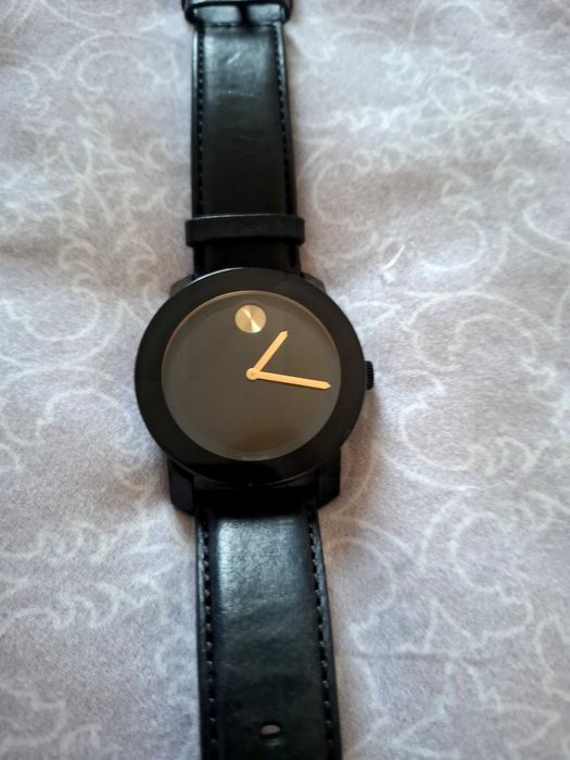 Часовник Movado Bold