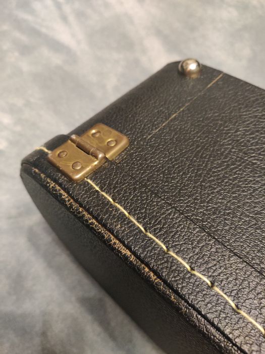 Твърд калъф за китара