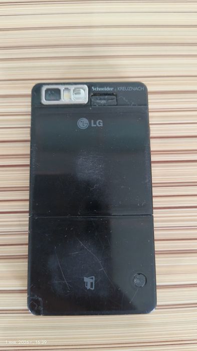 Продается телефон Prada  нерабочее для запчасти