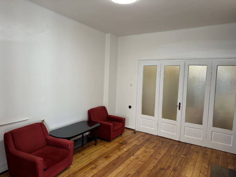 Дава се под наем Двустаен апартамент в София, Лозенец - 82 кв.м за 816 € - Снимка #2