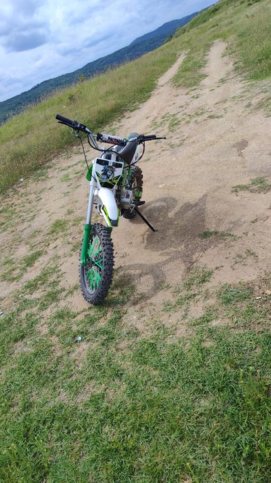 Vând cross de 125 a
