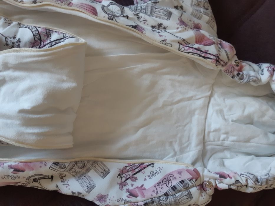 Продам демисезонный комбинезон для девочки