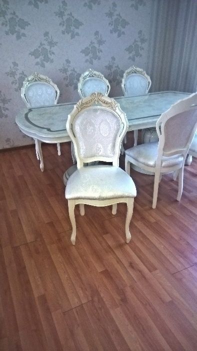 Стол, стулья, итальянского производства