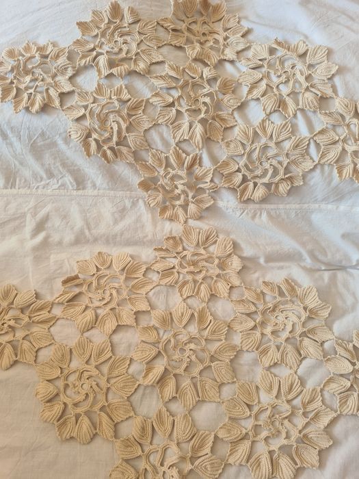 Дантели от раклата на баба