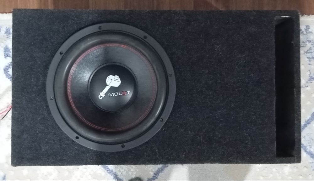 Продам сабвуфер MOLOT.