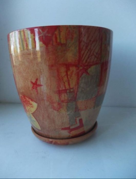 Горшки цветочные.