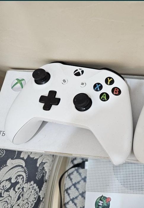 Xbox one s 1ТБ .