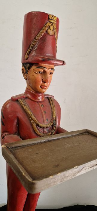 Soldat majordom lemn vechi statueta