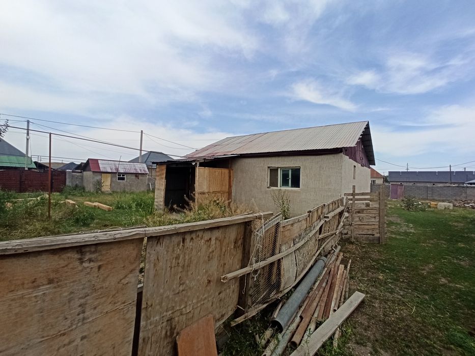 Узын агаш. этажка уйлер арты. 8 соток