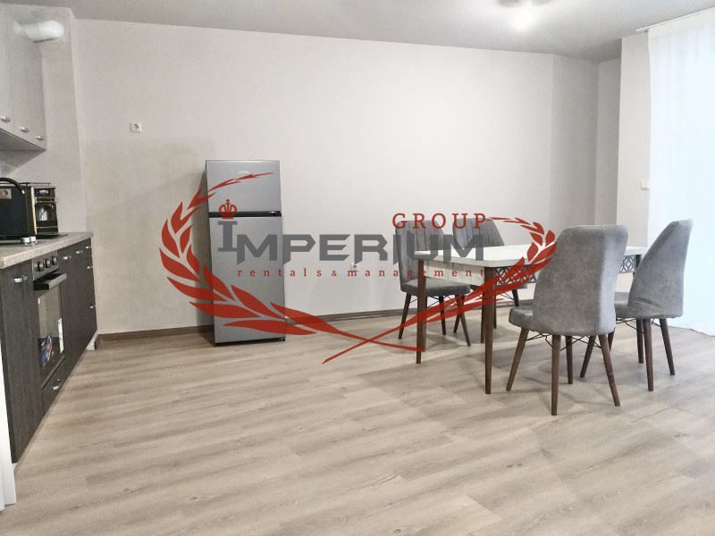 Дава се под наем Двустаен апартамент в Варна, Колхозен пазар - 70 кв.м за 586.5 € - Снимка #3